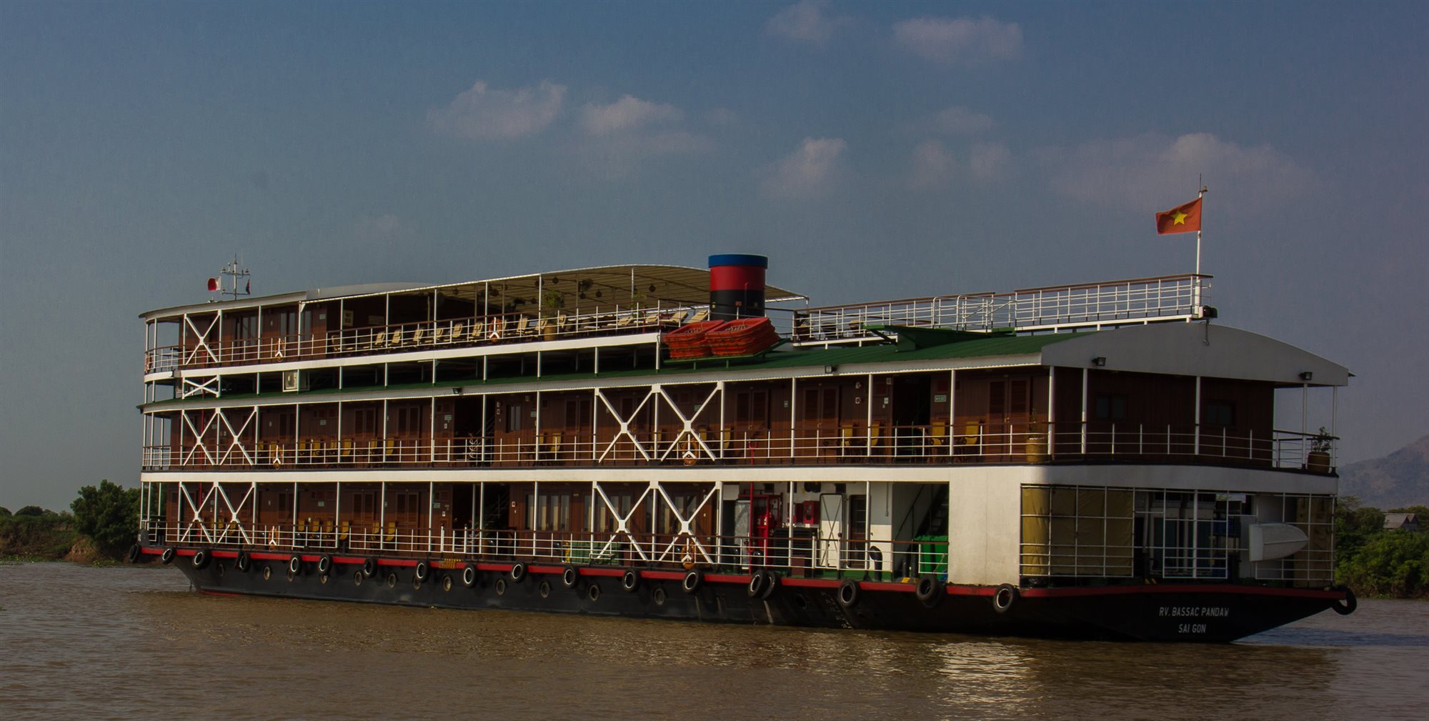 Mekong River Cruises — Vietnam & Cambodia Mekong River Cruises — Vietnam & Cambodia